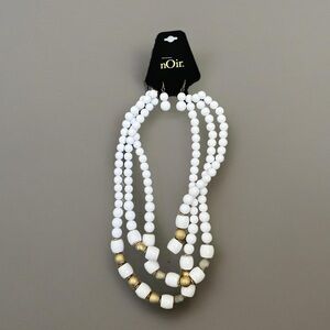 nOir Jewelry White and Gold Beaded Necklace and Earrings Set NWT